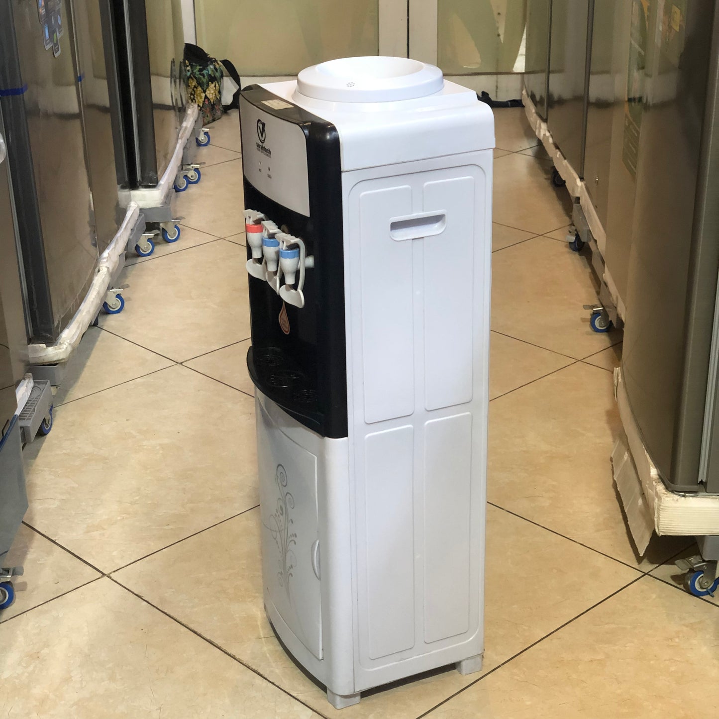 Sarahtech 3 taps hot ,normal and cold dispenser